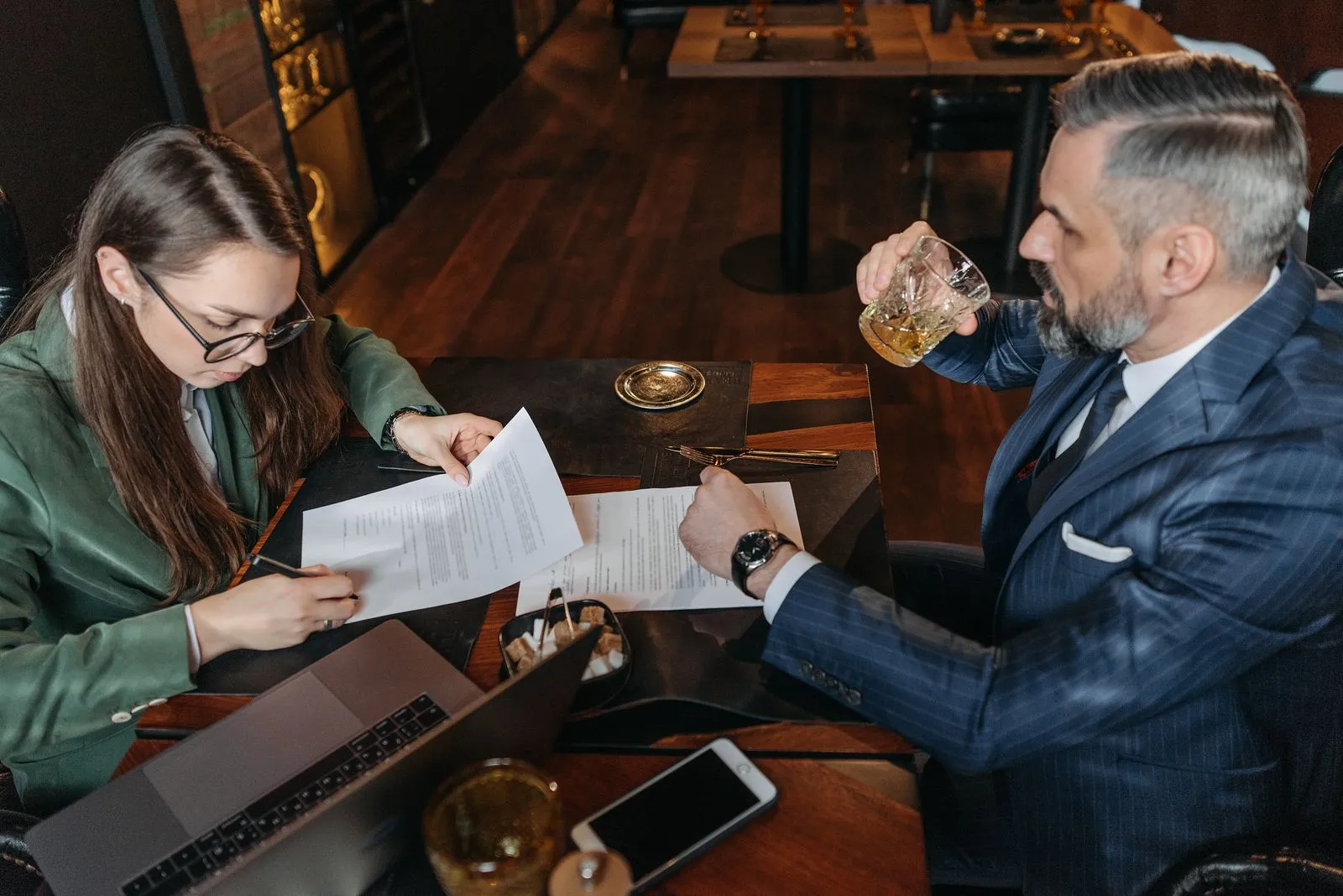 Relire le devis comme un client : clarté, délais, options et prochaine étape.